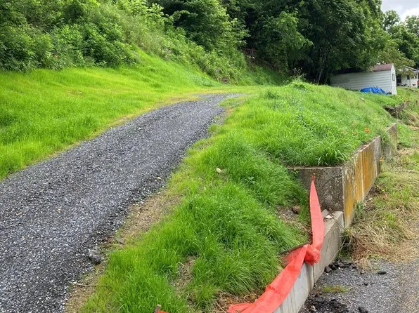 830 Spruce St, Marion, VA 24354