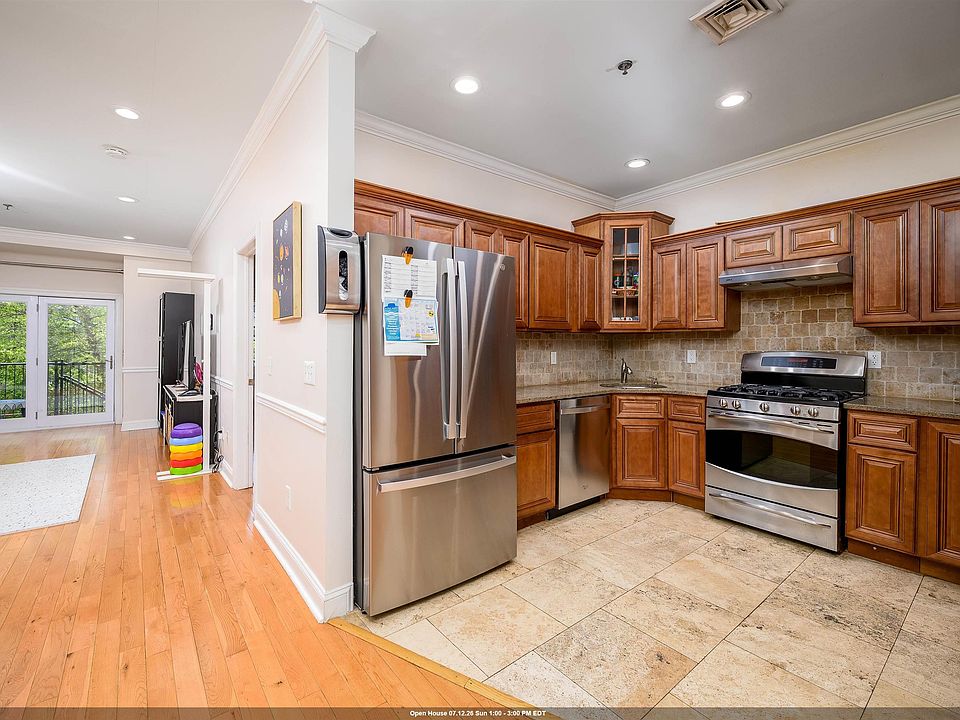 1st image of 413 Madison St APT 2
