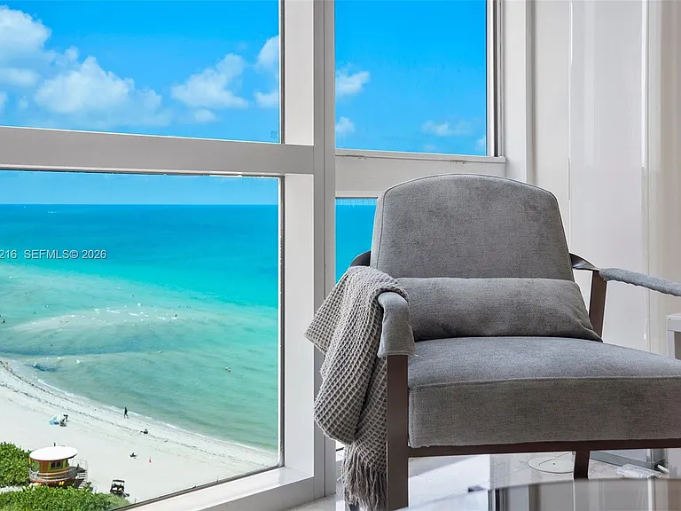 6801 Collins Ave #1215 — Photo 4