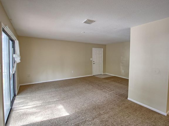 3rd image of 605 Fenton Pl Unit 302