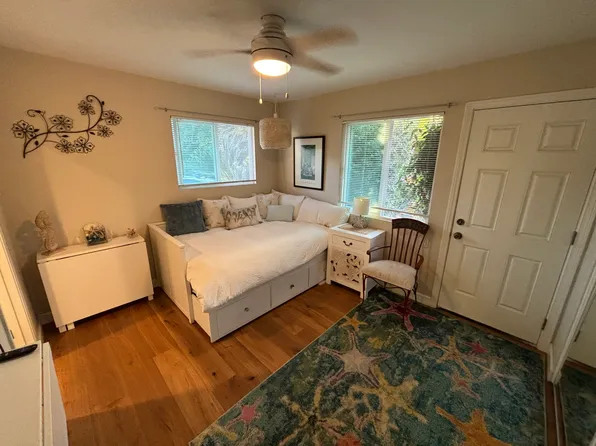 211 Seeman Dr #C, Encinitas, CA 92024