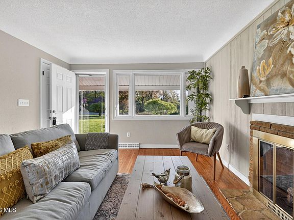 4th image of 2022 Eastgate Rd