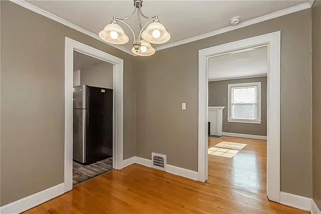 1432 W 48th St #2 — Photo 5