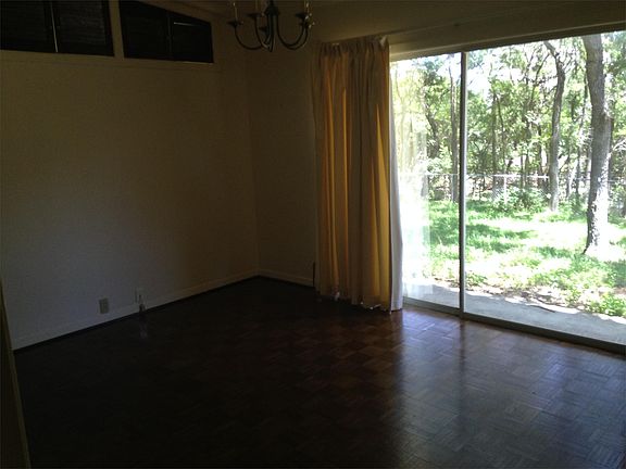 4th image of 218 W Sessom Dr