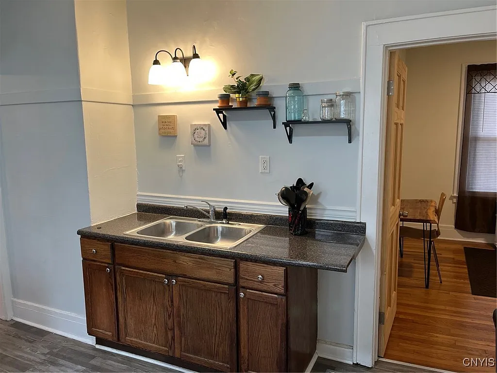 Photo 2 of 11 - 409 Westmoreland Ave #9 - Syracuse, NY Building Photo - 409 Westmoreland Ave #9