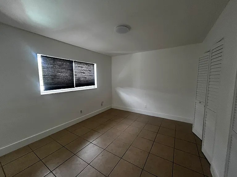 920 SE 2nd Ave #7 — Photo 4