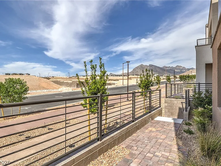 11504 Fleet Wing Ave — Photo 4