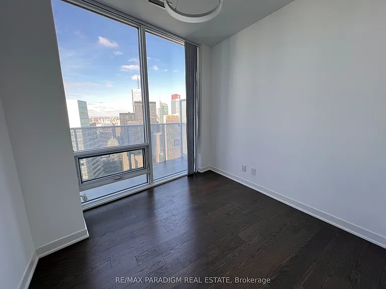 100 Harbour St #6002 — Photo 11