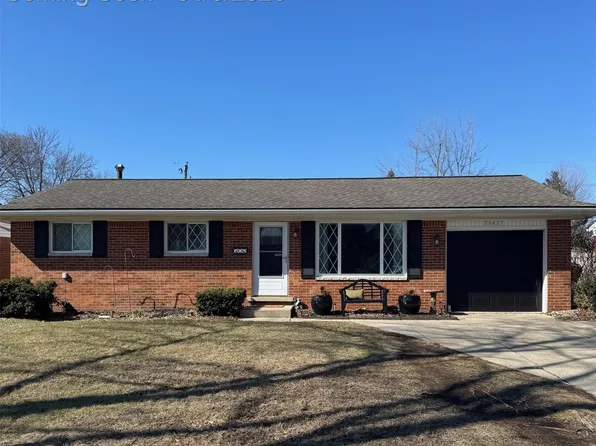39457 Kingsbury Dr, Sterling Heights, MI 48313