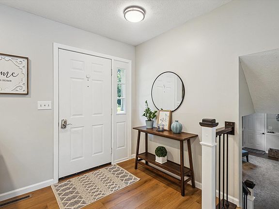 3rd image of 55961 Jefferson Knolls Dr