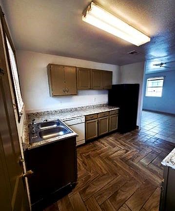 4th image of 3014 Deers St
