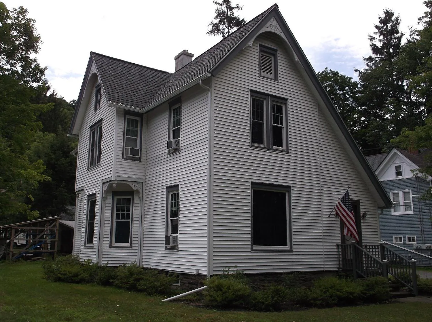 24 Park St photo 1