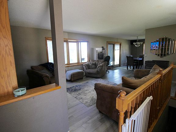 3rd image of 2900 15th Ave S