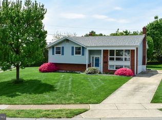 101 Meadowood Dr, Newark, DE 19711