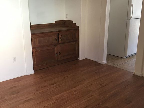 3rd image of 5928 Cygnus Ave NW