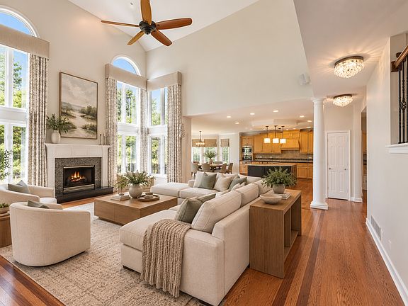 4th image of 2277 Sutton Dr