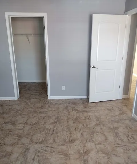 915 N Riverside Dr #1 — Photo 13