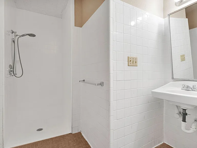 9514 Veronica St — Photo 9