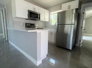 550 Seagrape Rd, Lake Worth, FL 33462