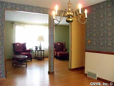 5th image of 6084 Meadow Dr