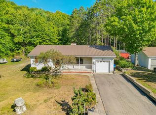 22 Glendale Rd, Tiny, ON L9M 0C2