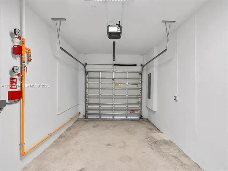106 SW 184th Pl — Photo 33