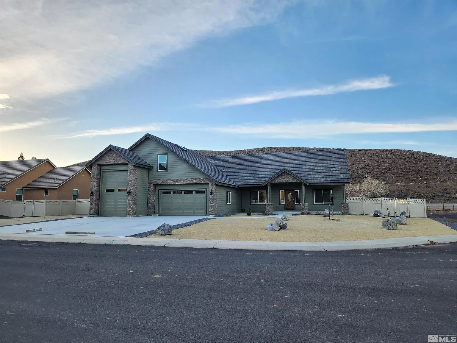104 Denio Dr photo 1