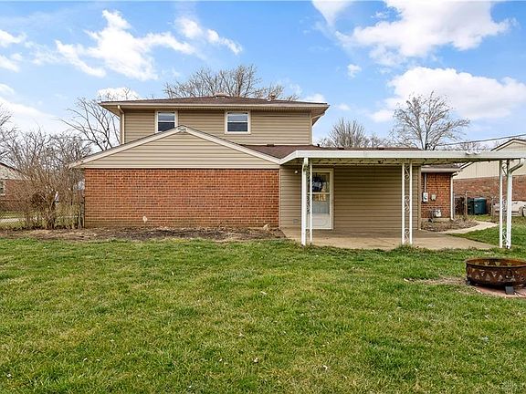 5th image of 108 S Hillcrest Dr