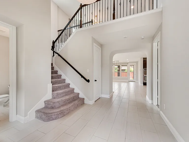 9814 Gristmill Ln — Photo 4