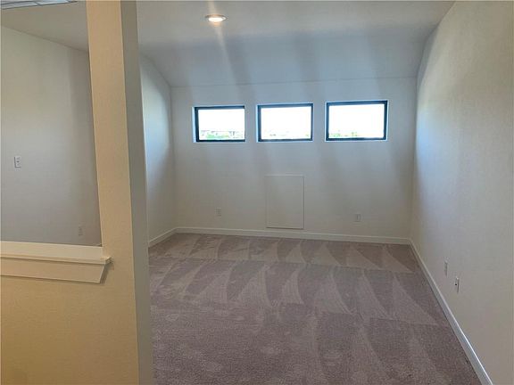 5th image of 339 Fieldwood Dr #A
