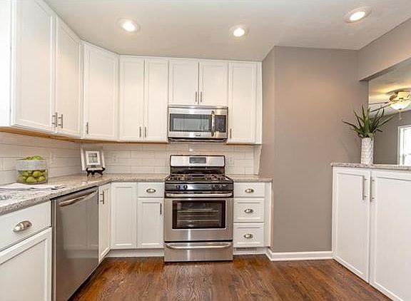 4th image of 412 W 88th St