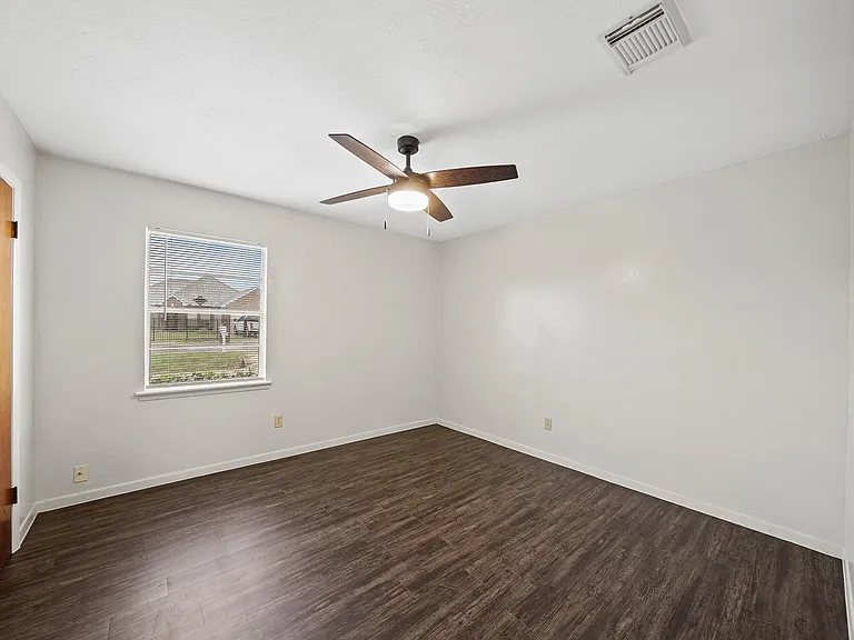 322 Pinedale Ave — Photo 8