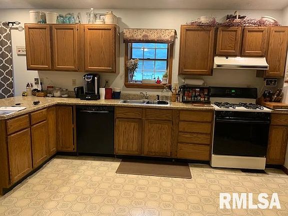 4th image of 15990 N Squire Ln