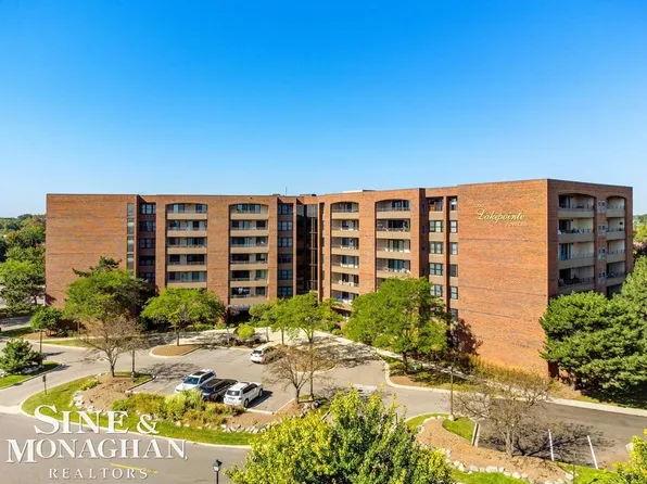 3413 Country Club Dr, Saint Clair Shores, MI 48082