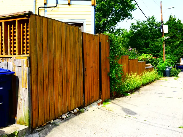 943 Shepherd St NW #Basement, Washington, DC 20011
