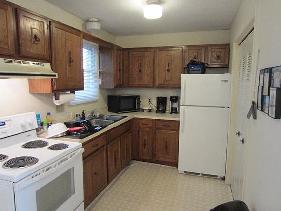 2nd image of 427 N Court St