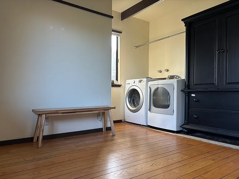 2044 Monroe Ave — Photo 13