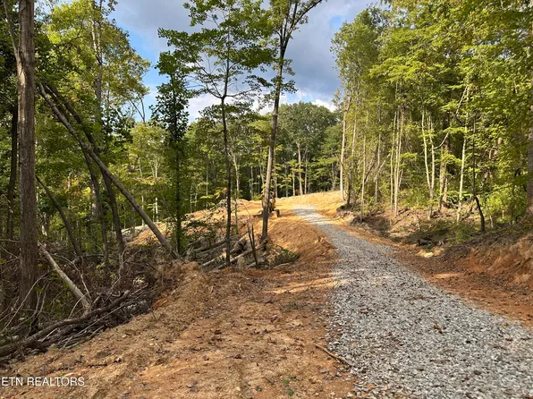 118 Summit Hills Ln, Lake City, TN 37769