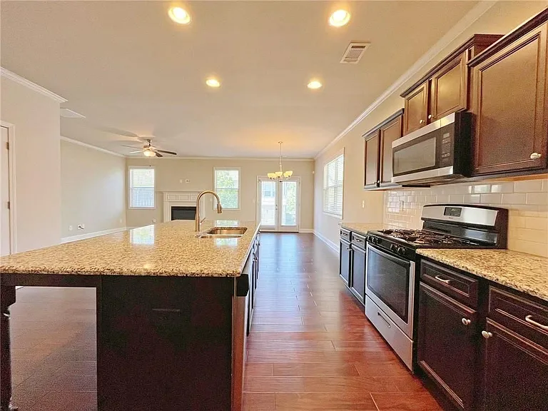 330 Holdings Dr — Photo 9