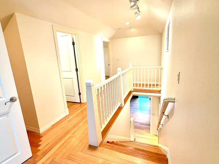 172 Middlecrest Rd — Photo 36