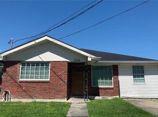 3016 Pakenham Dr, Chalmette, LA 70043