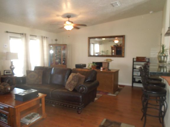 Living room to pool