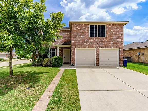 2nd image of 2801 Briargrove Ln