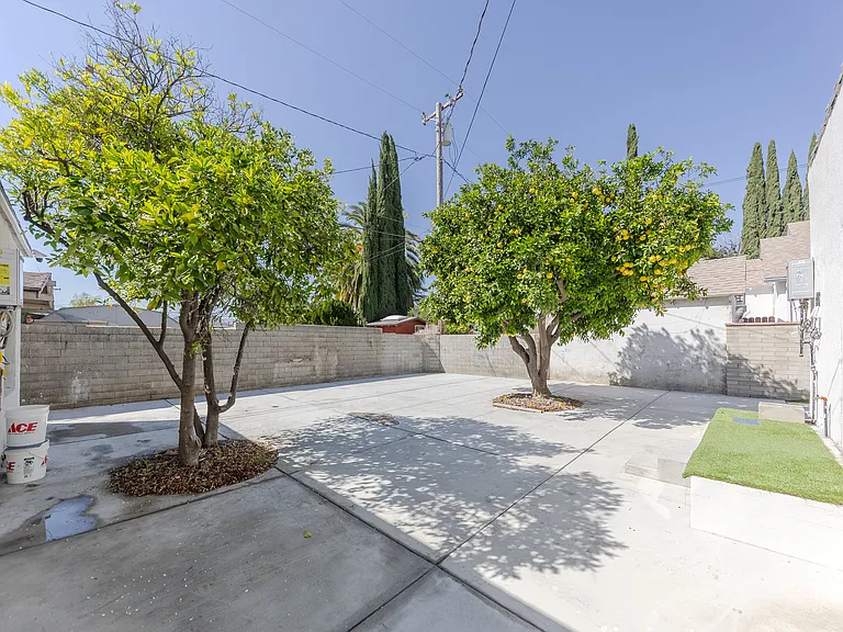 2461 Saint Pierre Ave — Photo 41
