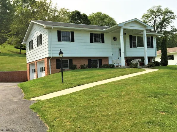 201 Blackburn Ave, Bedford, PA 15522