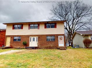 8A Garden Ln, Huntington, WV 25705