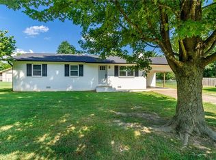 376 N Davis St, Pea Ridge, AR 72751