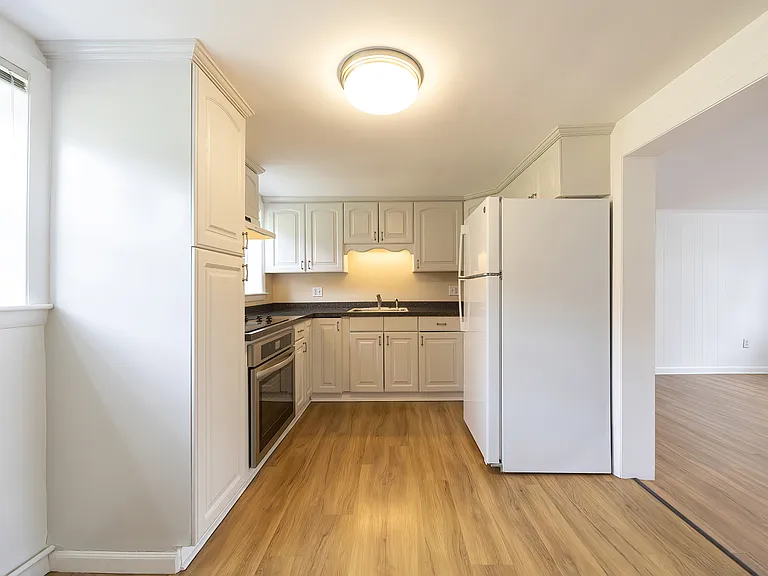 670 Main St #1 — Photo 7