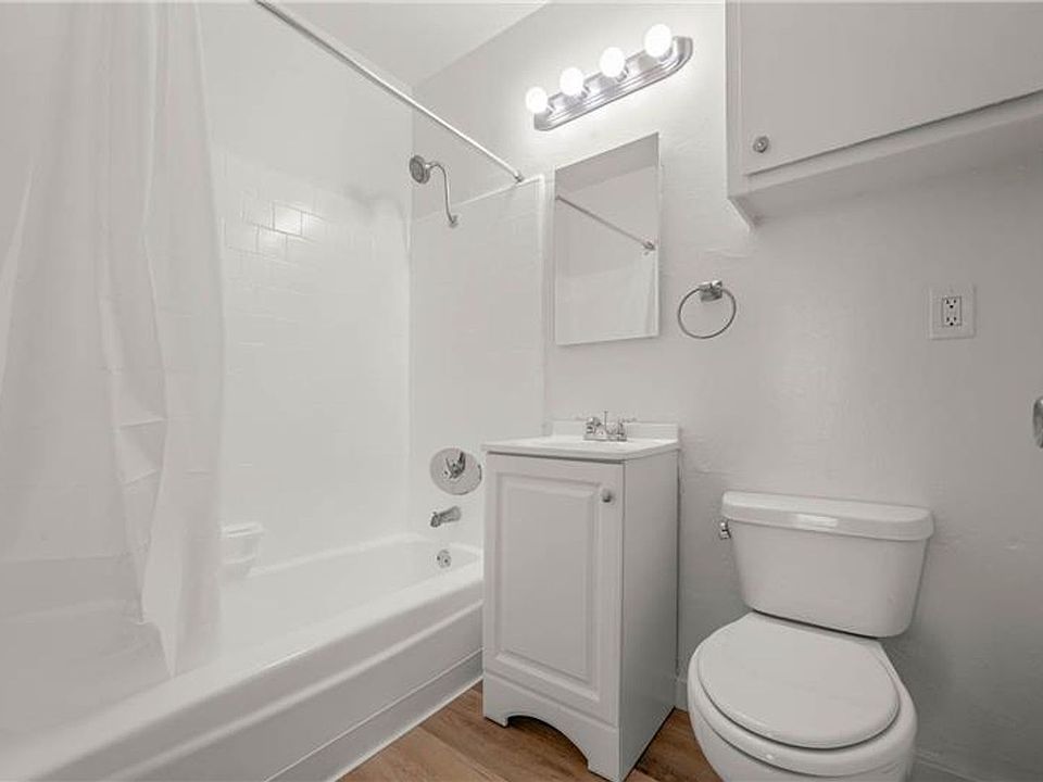 1st image of 634 W 92nd St #1010