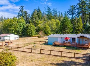323 Whispering Pine Ln, Oak Harbor, WA 98277